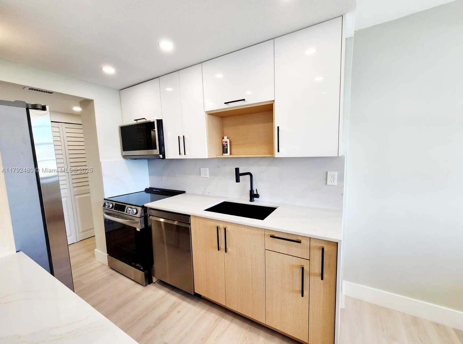 Small Image of 250 174TH ST #1618, Sunny Isles Beach Number 14