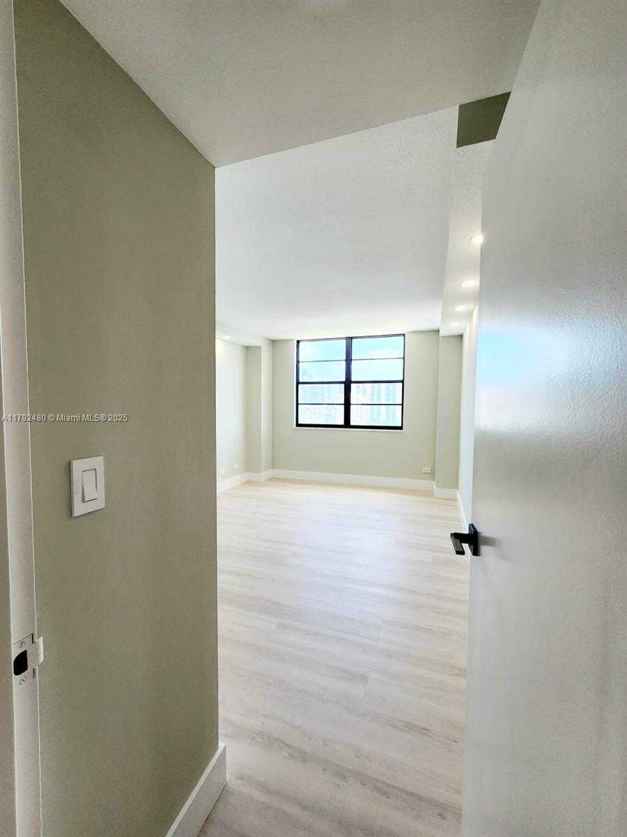 Small Image of 250 174TH ST #1618, Sunny Isles Beach Number 19