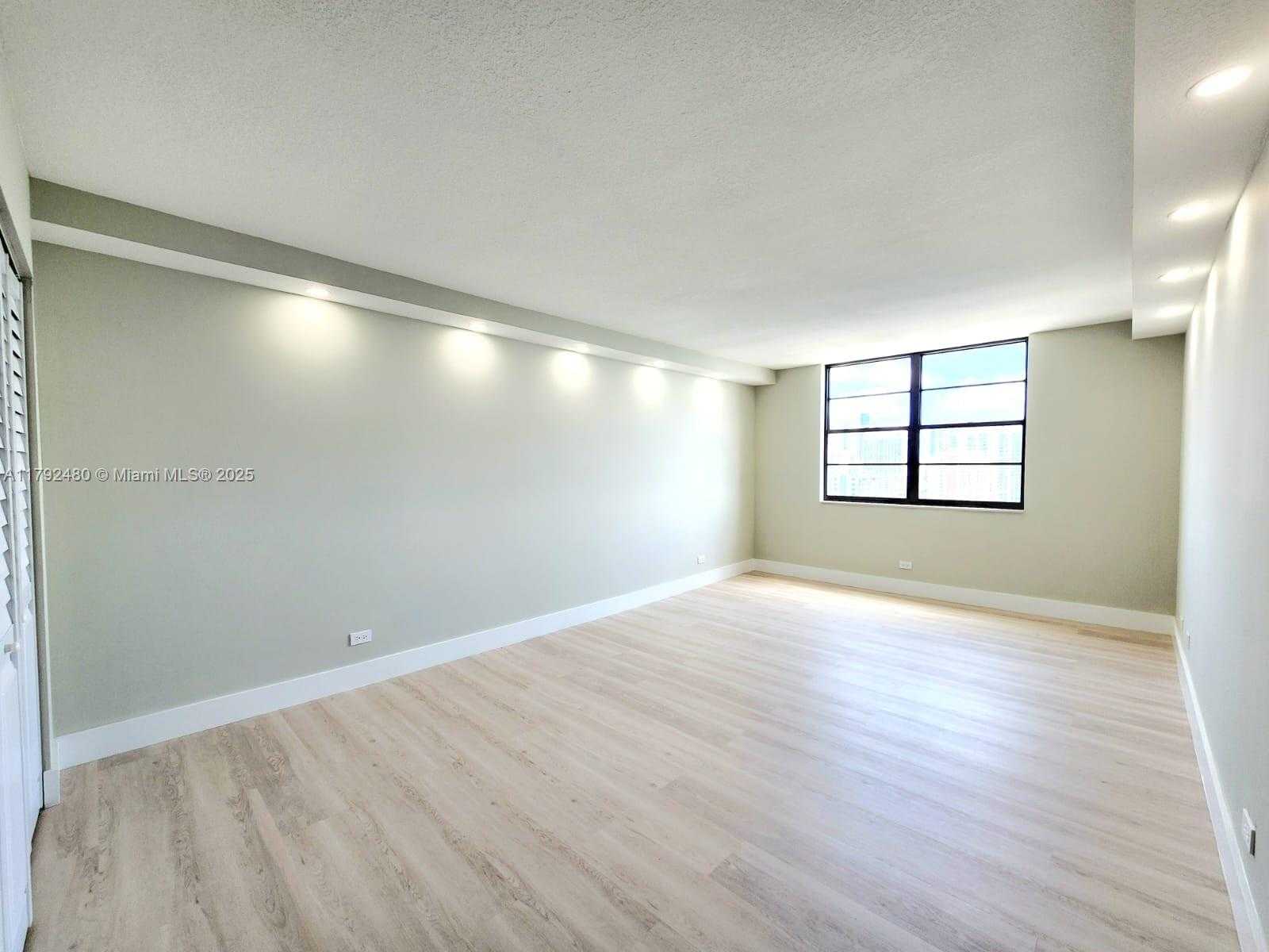 Small Image of 250 174TH ST #1618, Sunny Isles Beach Number 28