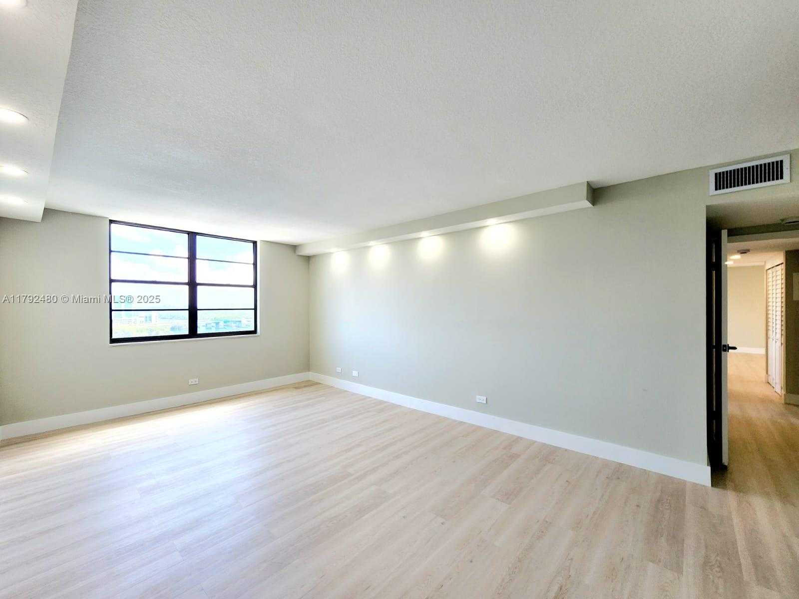 Small Image of 250 174TH ST #1618, Sunny Isles Beach Number 29