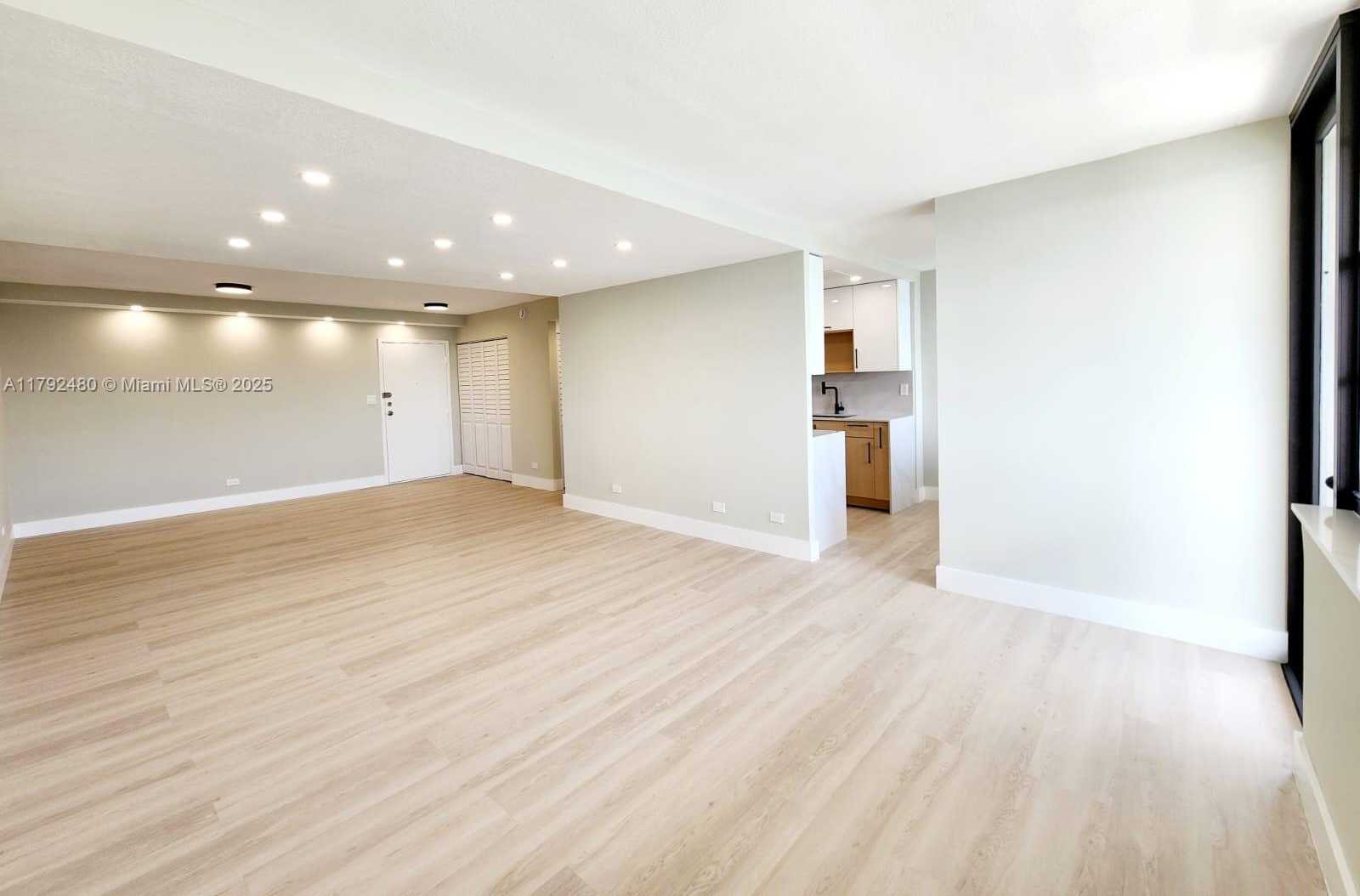 Small Image of 250 174TH ST #1618, Sunny Isles Beach Number 3