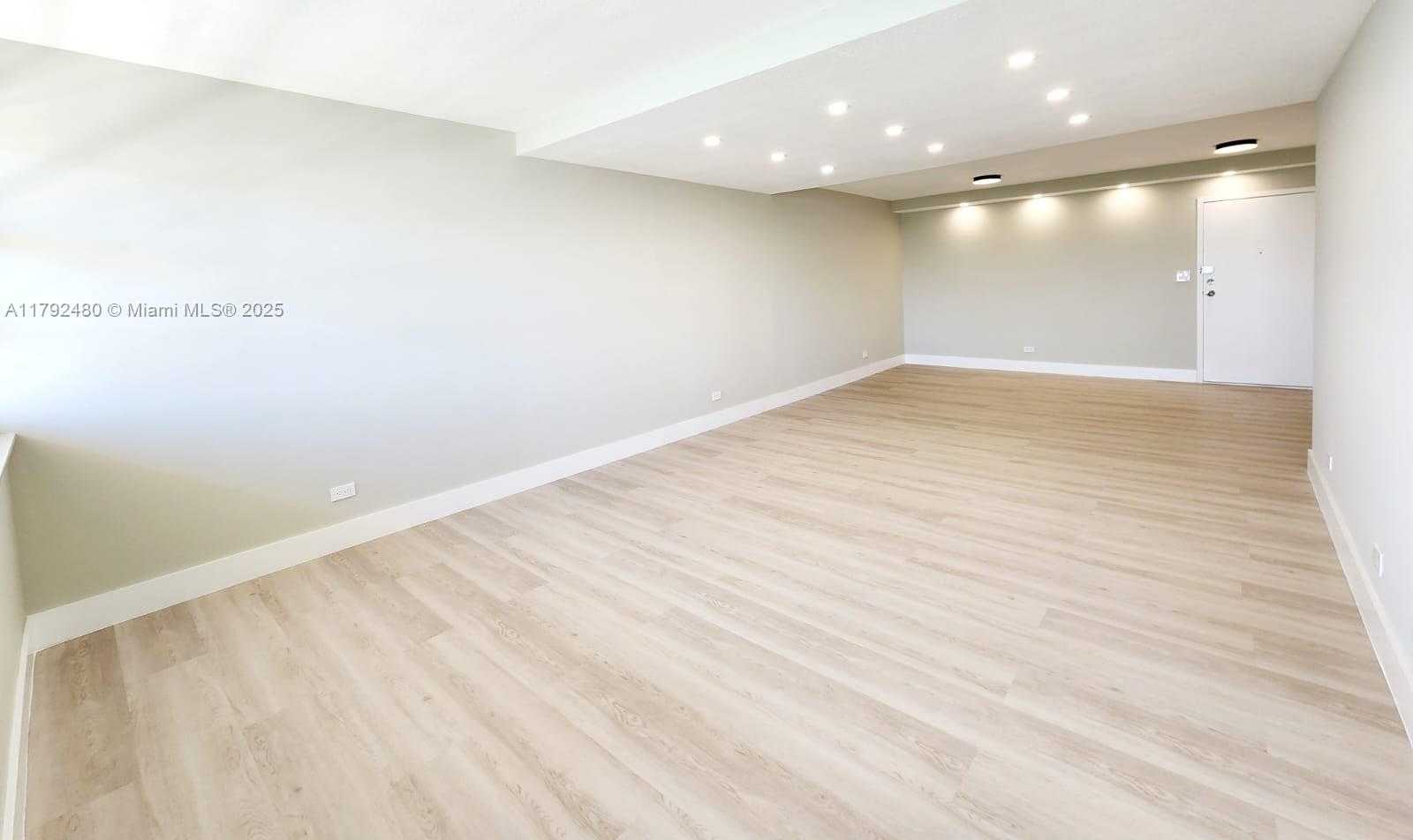 Small Image of 250 174TH ST #1618, Sunny Isles Beach Number 4
