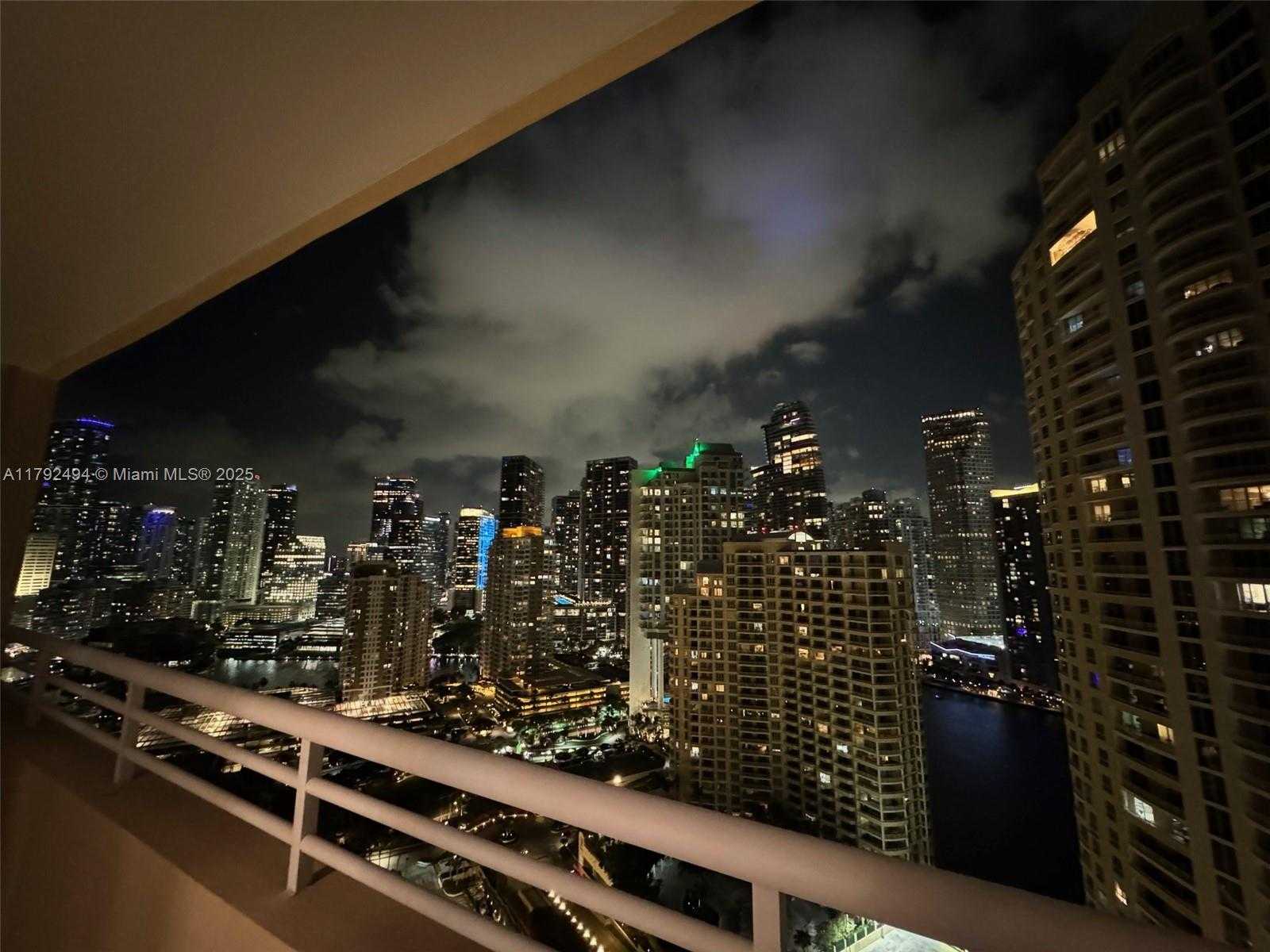 Small Image of 808 BRICKELL KEY DR #3007, Miami Number 10