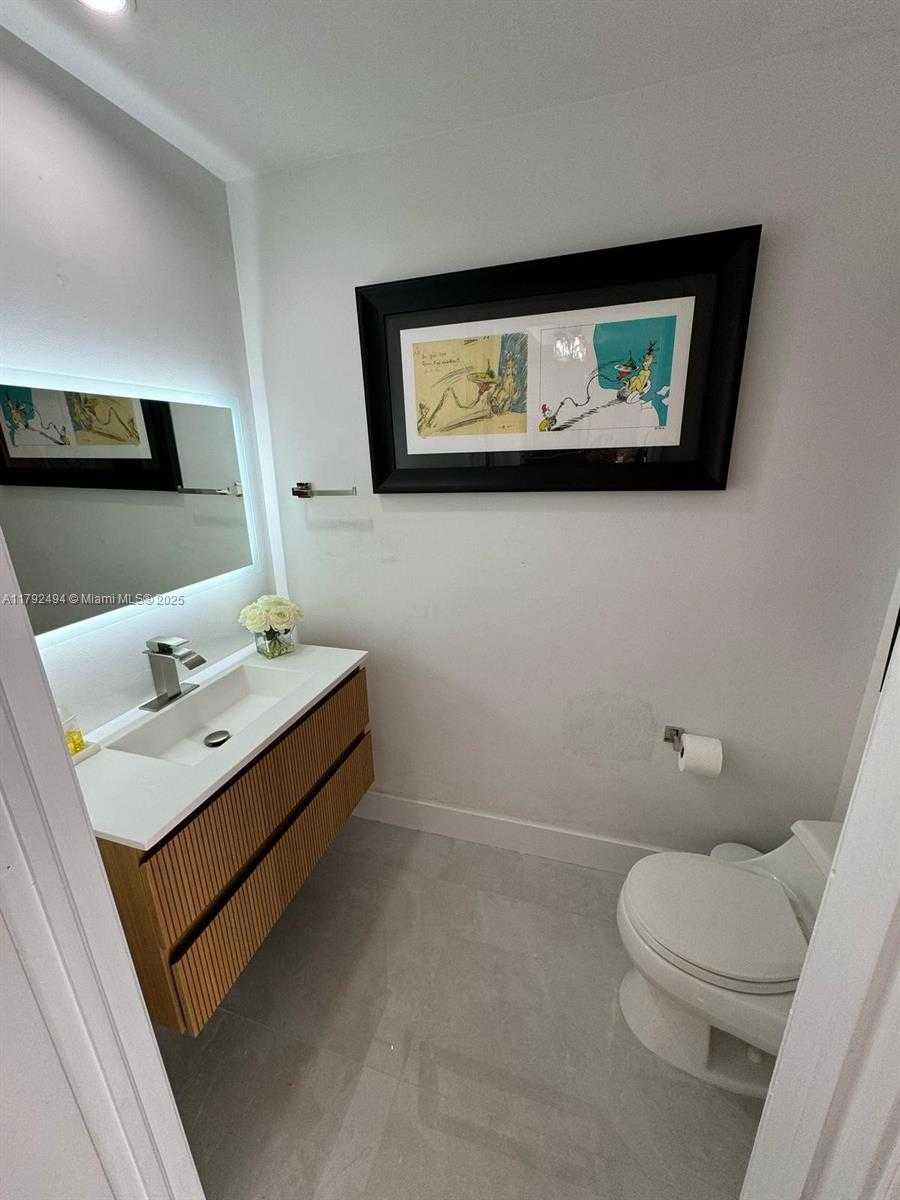 Small Image of 808 BRICKELL KEY DR #3007, Miami Number 14