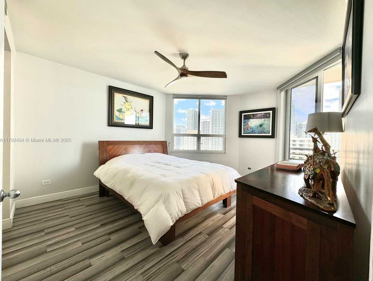 Small Image of 808 BRICKELL KEY DR #3007, Miami Number 15