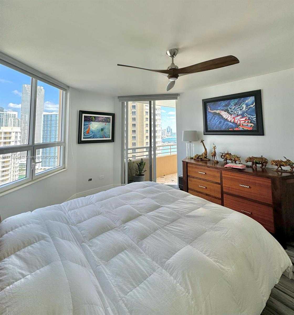 Small Image of 808 BRICKELL KEY DR #3007, Miami Number 17