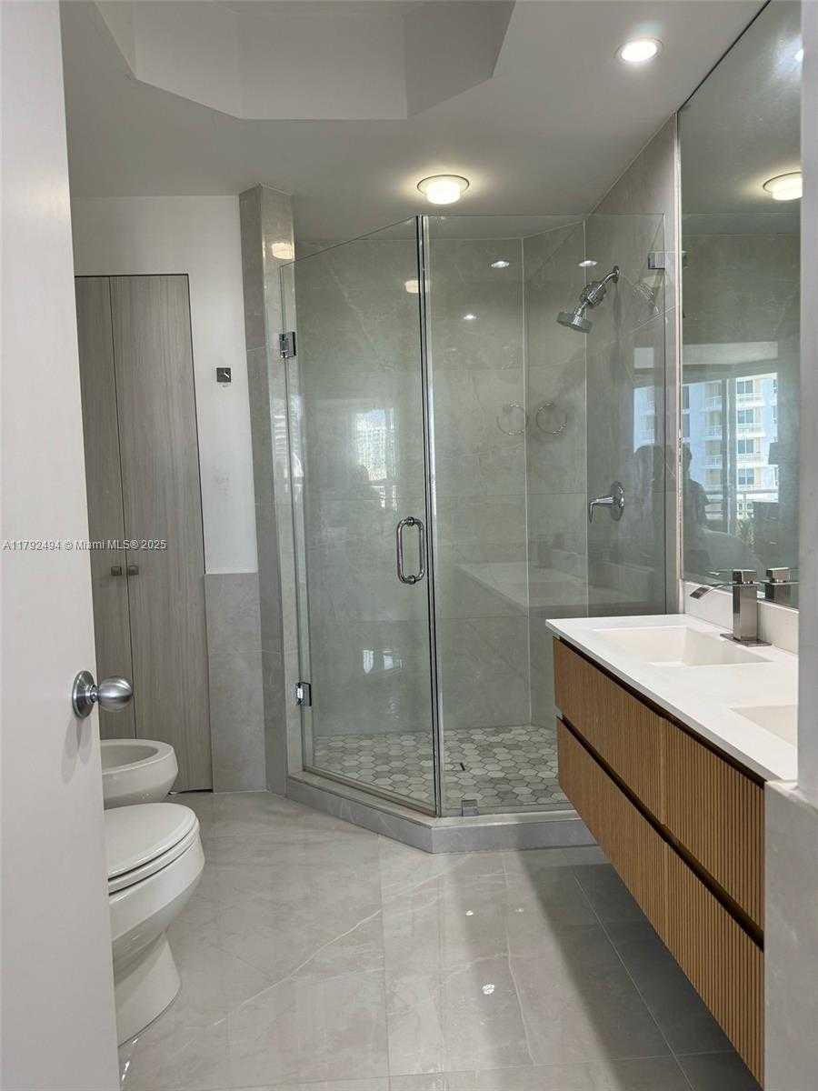 Small Image of 808 BRICKELL KEY DR #3007, Miami Number 19
