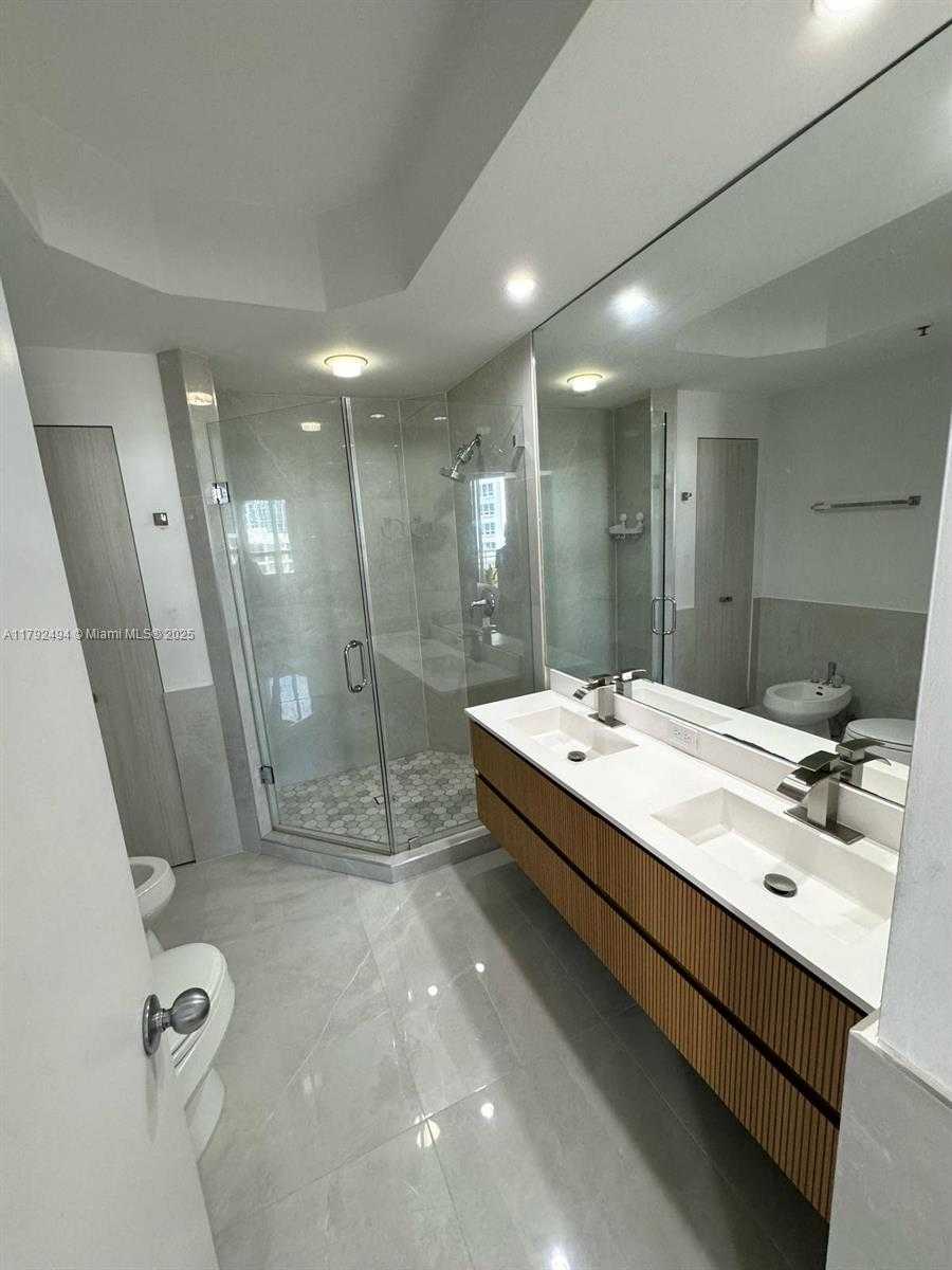 Small Image of 808 BRICKELL KEY DR #3007, Miami Number 22