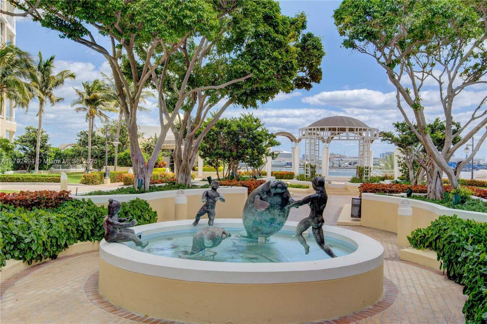 Small Image of 808 BRICKELL KEY DR #3007, Miami Number 32