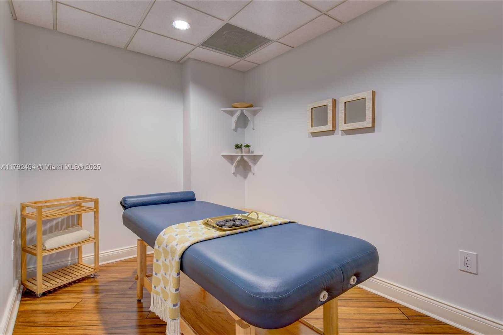 Small Image of 808 BRICKELL KEY DR #3007, Miami Number 54