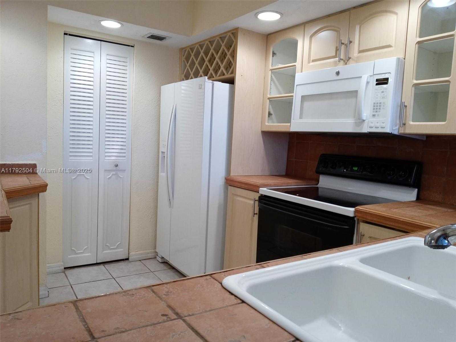 Small Image of 555 NORTH EAST 15TH ST #33H, Miami Number 10