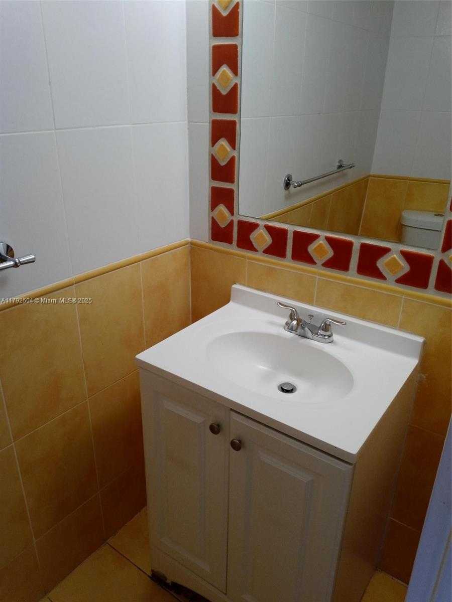 Small Image of 555 NORTH EAST 15TH ST #33H, Miami Number 14