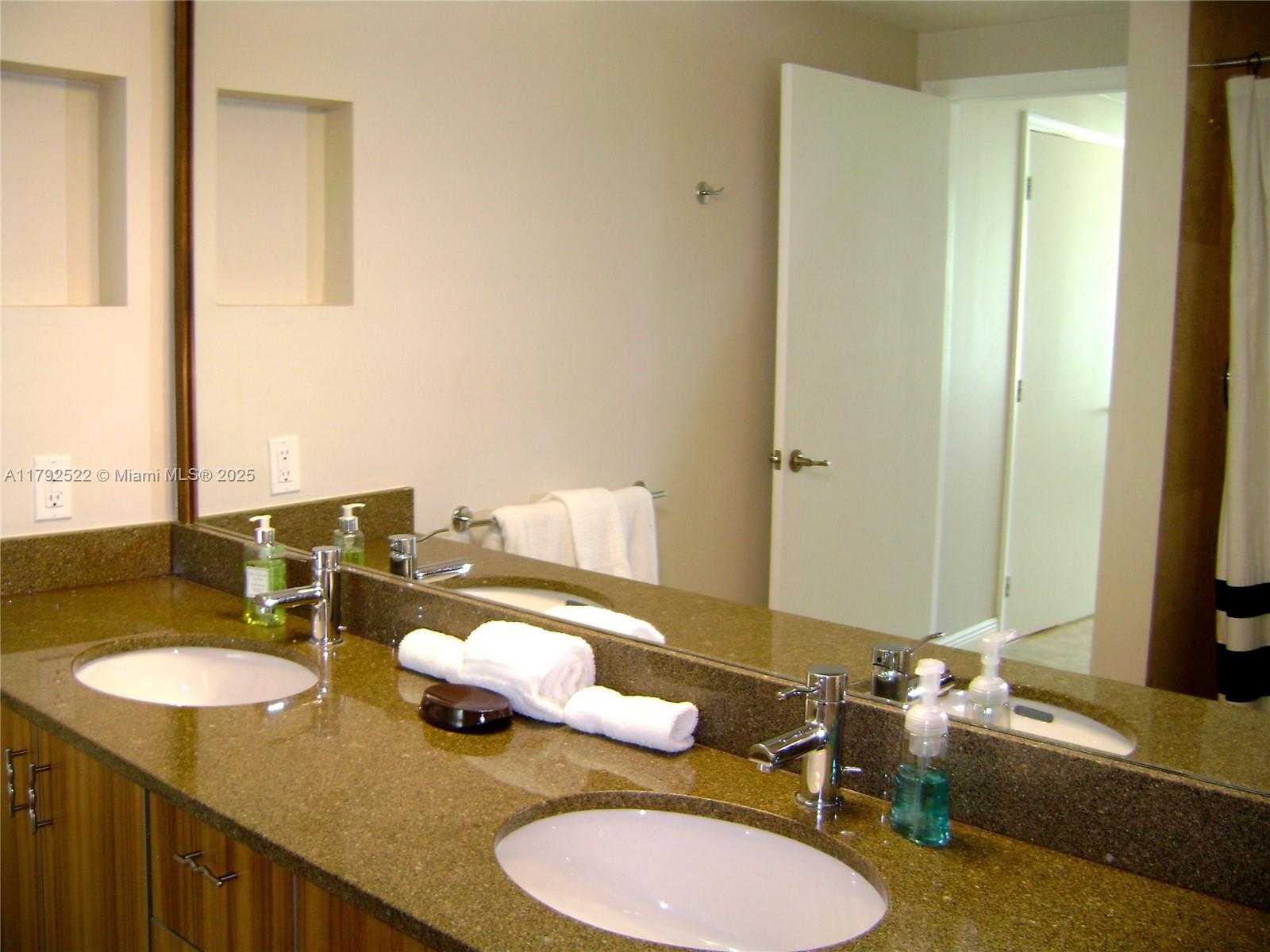 Small Image of 6305 SOUTH EAST INDIAN CREEK DR #3F, Miami Beach Number 13