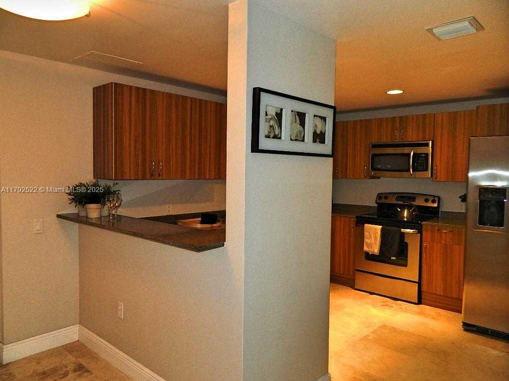 Small Image of 6305 SOUTH EAST INDIAN CREEK DR #3F, Miami Beach Number 4