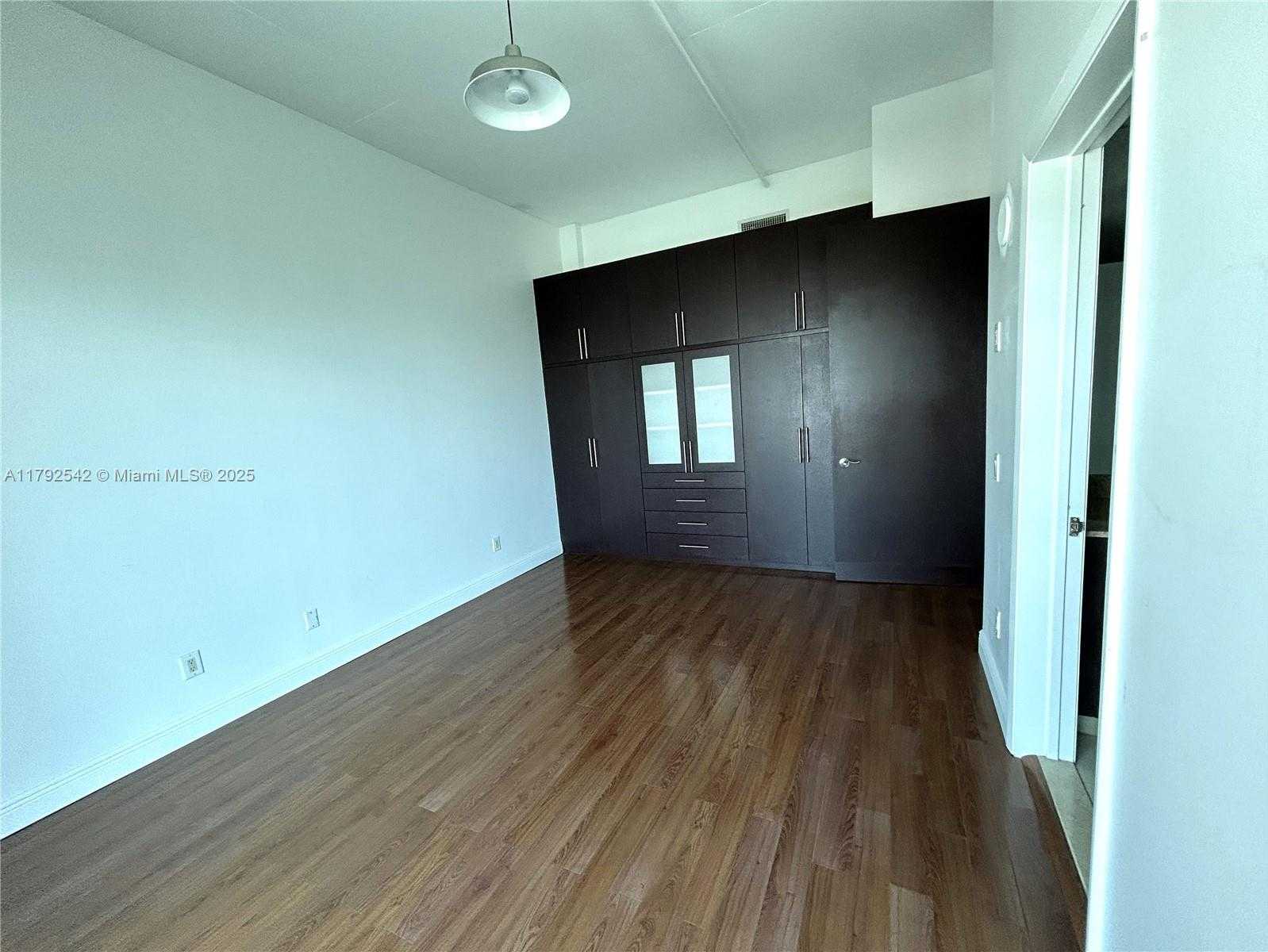 Small Image of 3029 NORTH EAST 188TH ST #905, Aventura Number 24