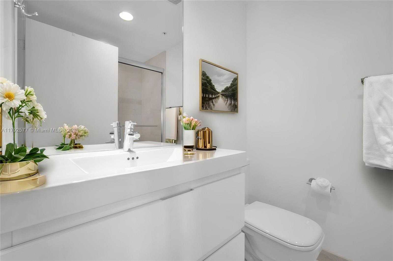 Small Image of 17301 BISCAYNE BLVD #1108, Aventura Number 13