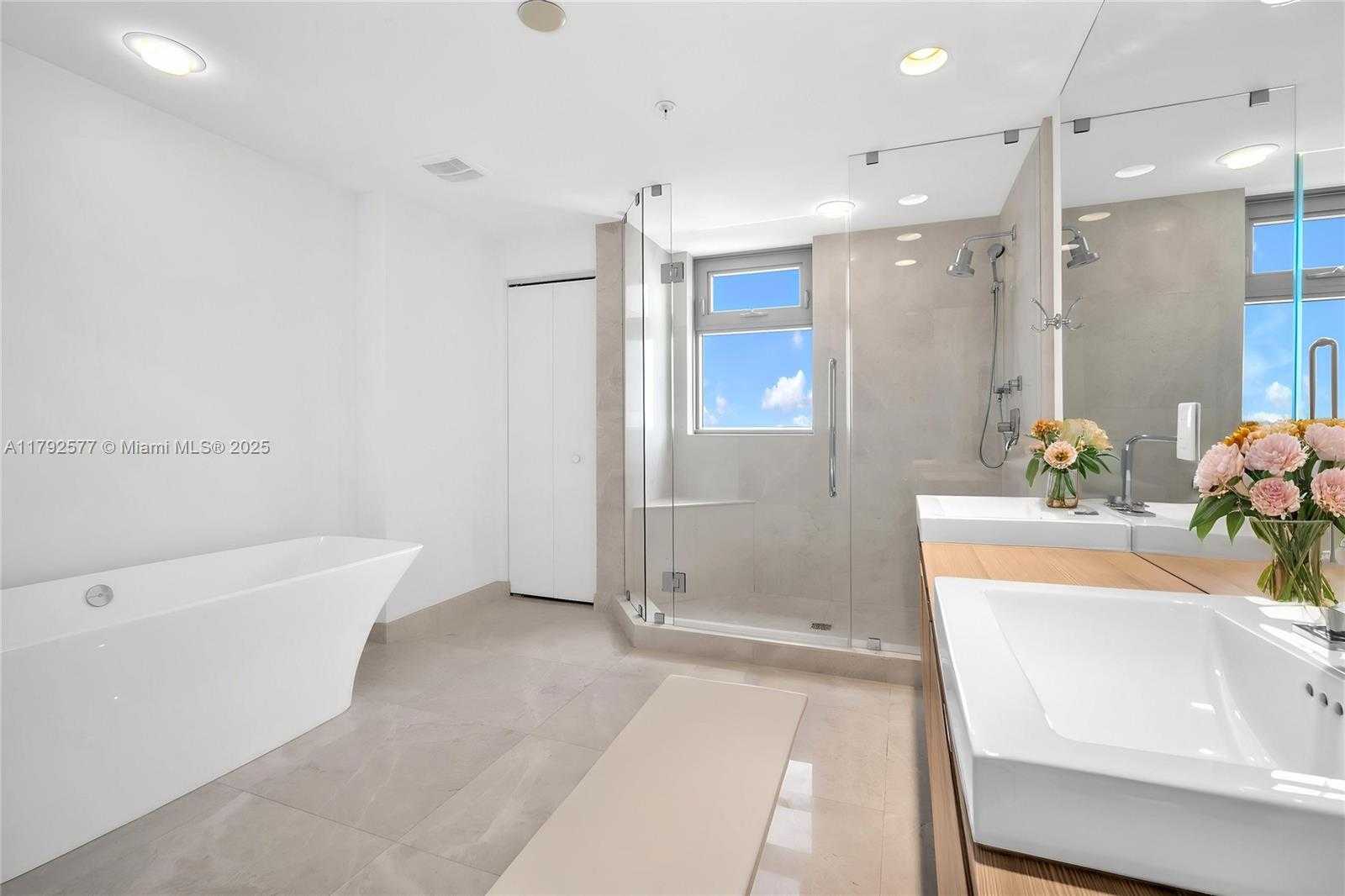 Small Image of 17301 BISCAYNE BLVD #1108, Aventura Number 19