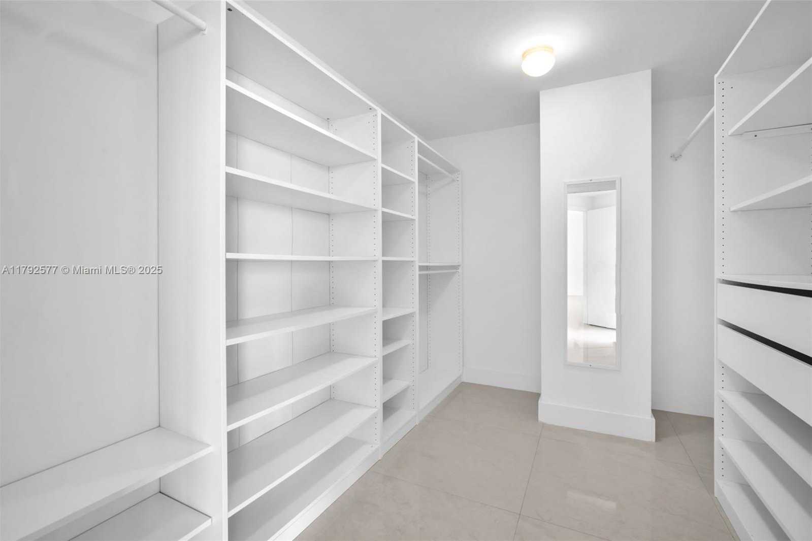 Small Image of 17301 BISCAYNE BLVD #1108, Aventura Number 24
