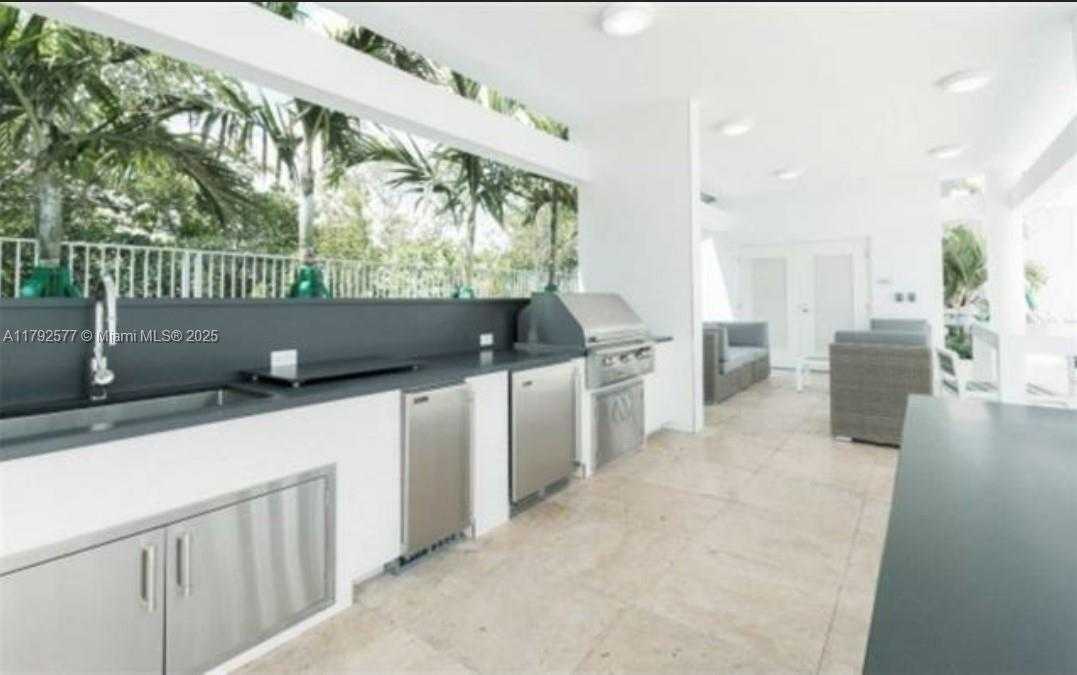 Small Image of 17301 BISCAYNE BLVD #1108, Aventura Number 35