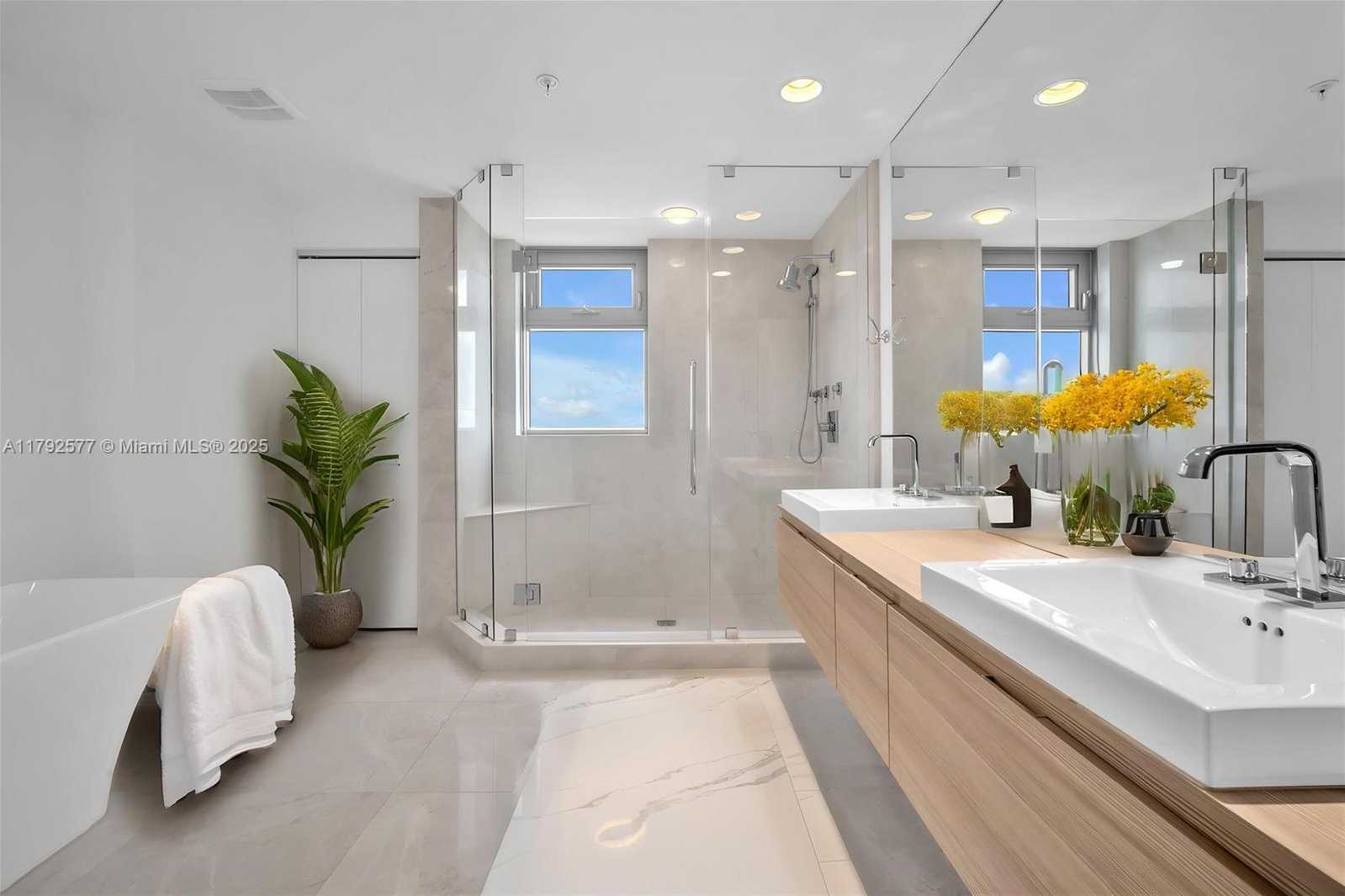 Small Image of 17301 BISCAYNE BLVD #1108, Aventura Number 6