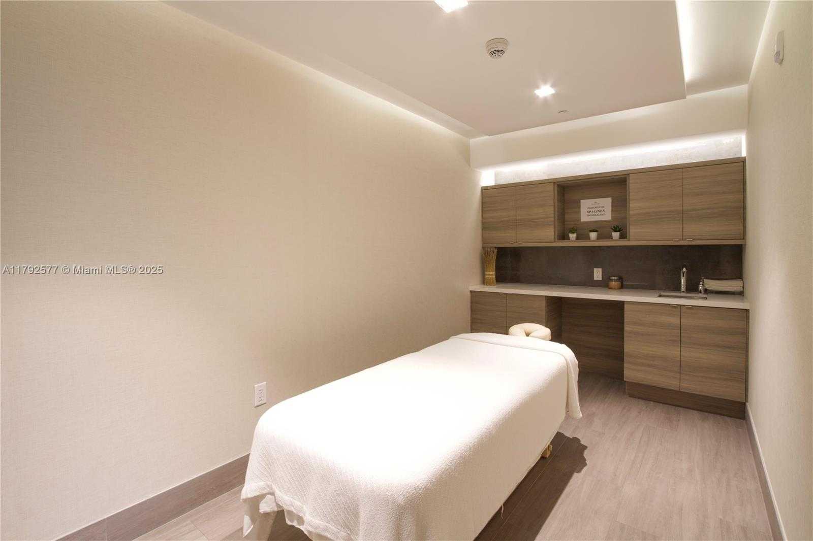 Small Image of 17301 BISCAYNE BLVD #1108, Aventura Number 71