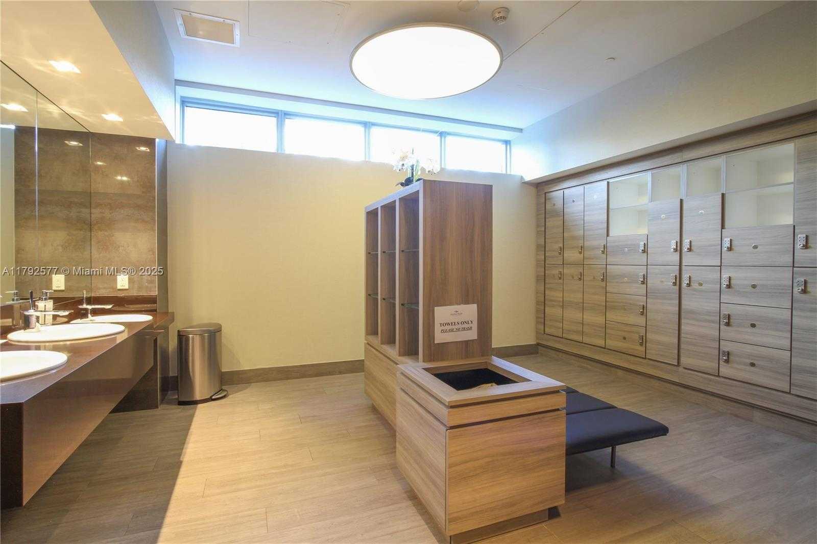 Small Image of 17301 BISCAYNE BLVD #1108, Aventura Number 74