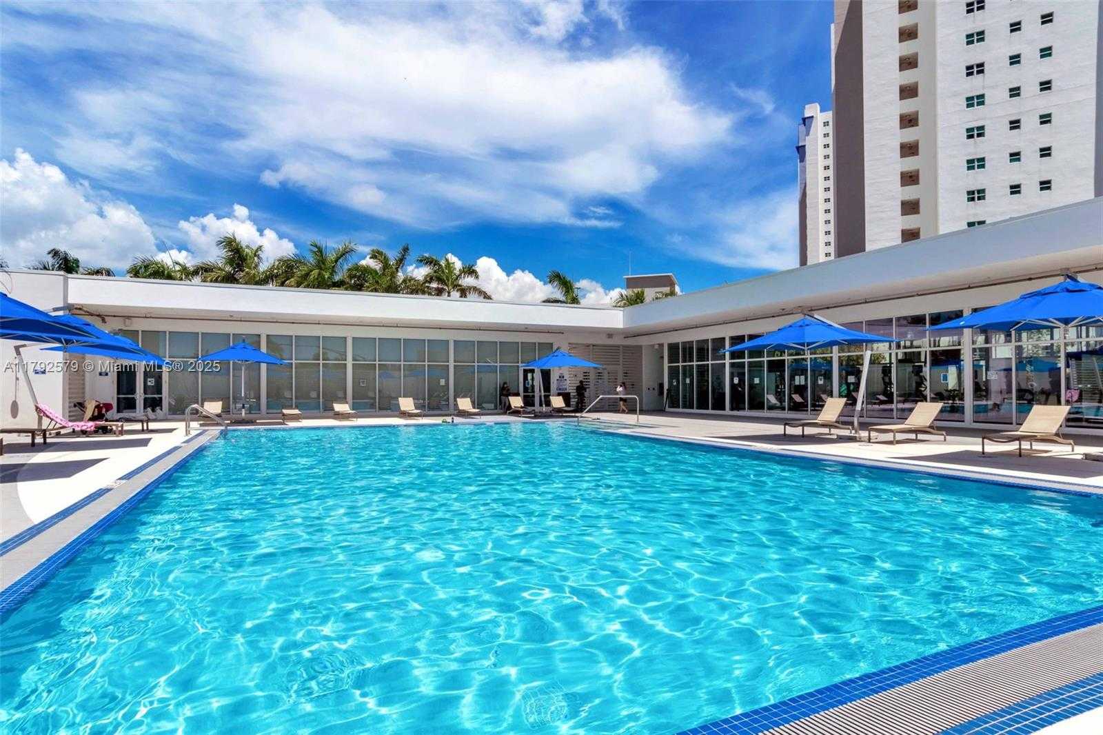 Small Image of 14951 ROYAL OAKS LN (RENOVATED) #2105, North Miami Number 14