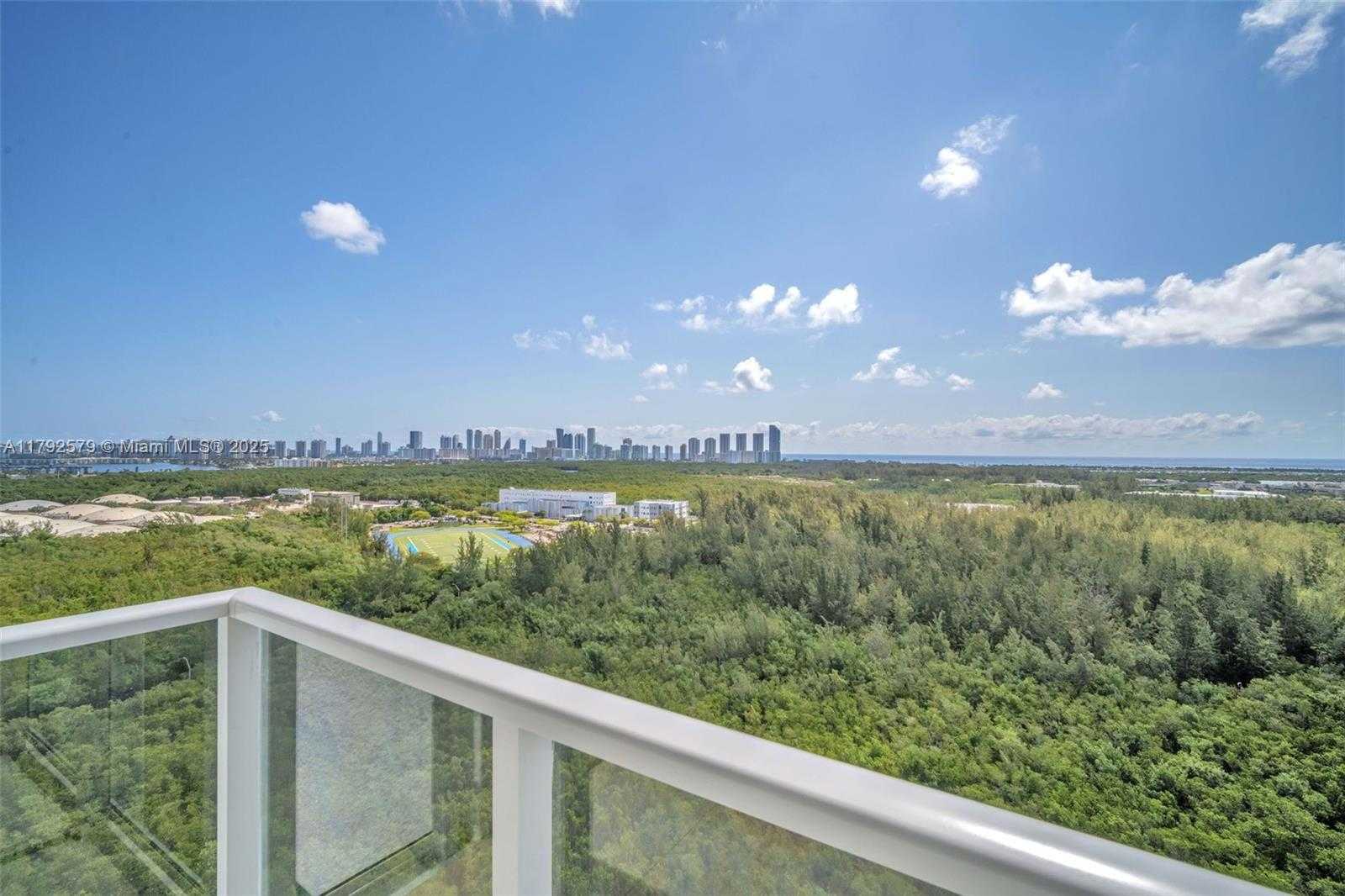 Small Image of 14951 ROYAL OAKS LN (RENOVATED) #2105, North Miami Number 17