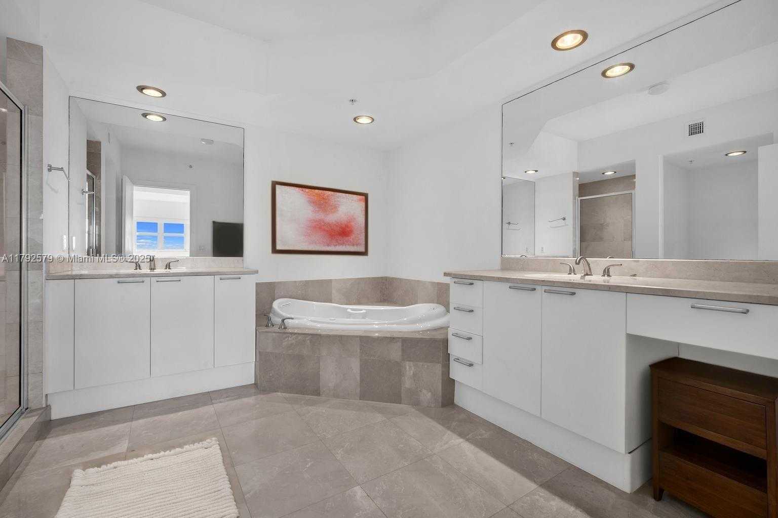 Small Image of 14951 ROYAL OAKS LN (RENOVATED) #2105, North Miami Number 7