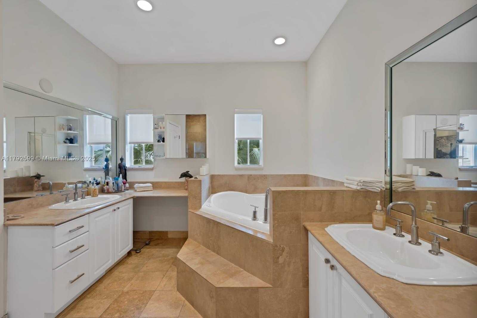 Small Image of 18345 NORTH EAST 30TH PL #18345, Aventura Number 22