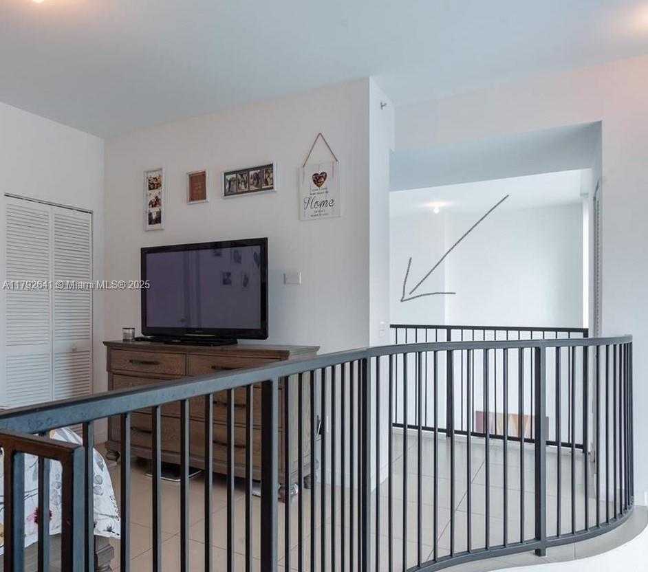 Small Image of 300 SOUTH BISCAYNE BLVD #L-432, Miami Number 13