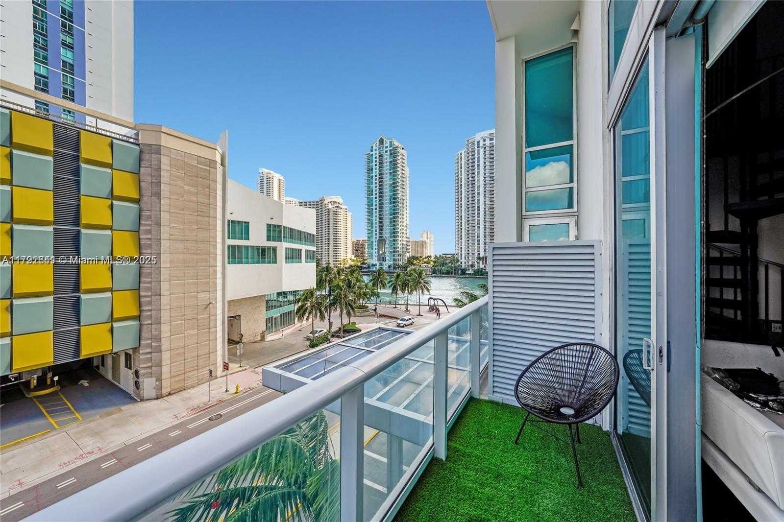 Small Image of 300 SOUTH BISCAYNE BLVD #L-432, Miami Number 17
