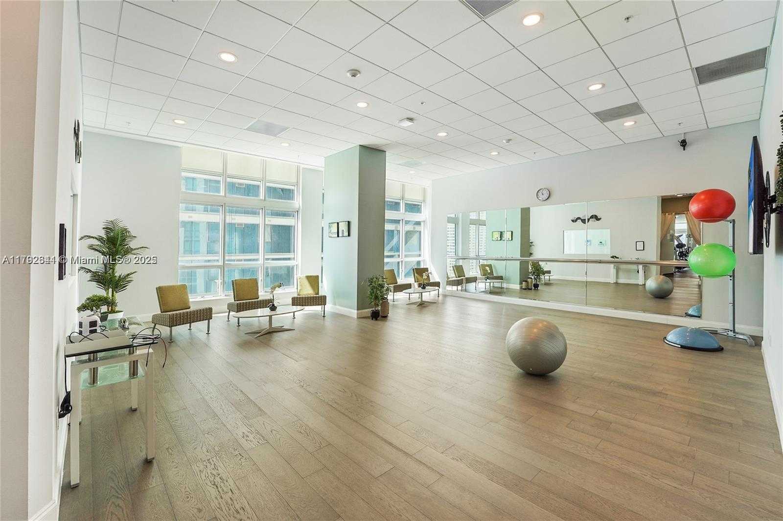 Small Image of 300 SOUTH BISCAYNE BLVD #L-432, Miami Number 19
