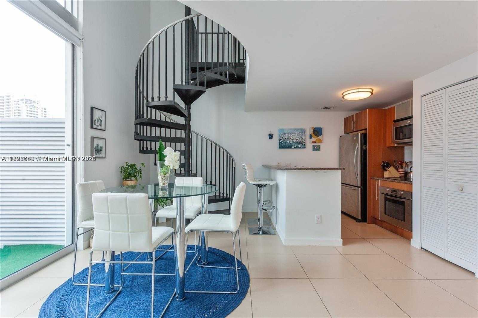 Small Image of 300 SOUTH BISCAYNE BLVD #L-432, Miami Number 3