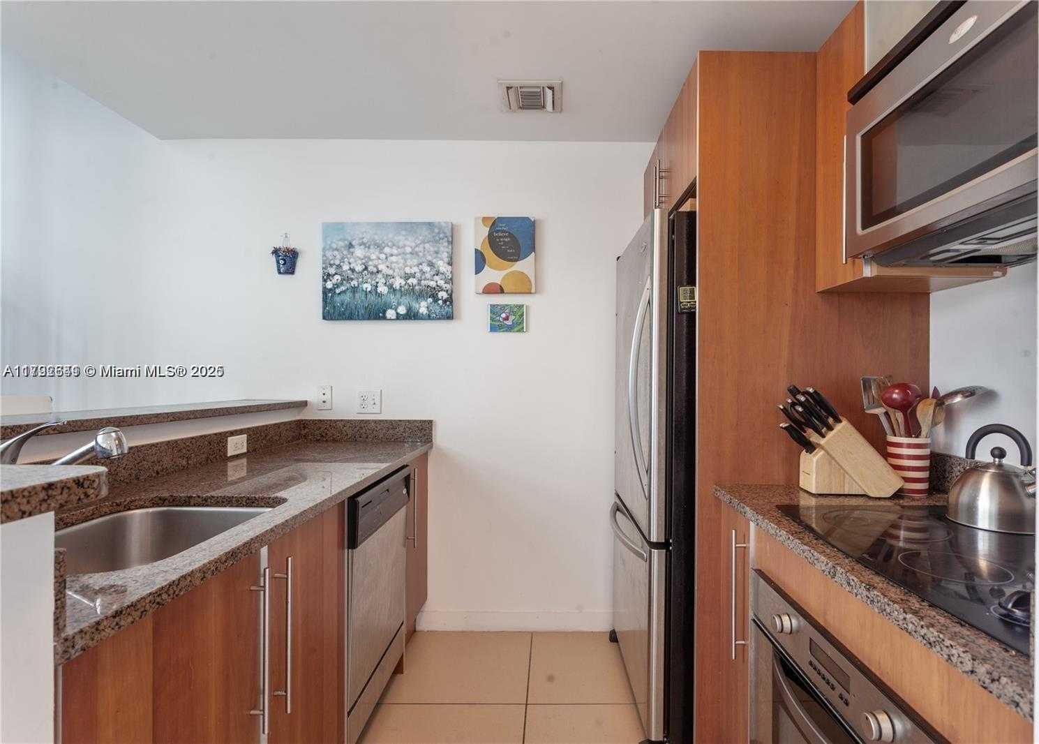 Small Image of 300 SOUTH BISCAYNE BLVD #L-432, Miami Number 9