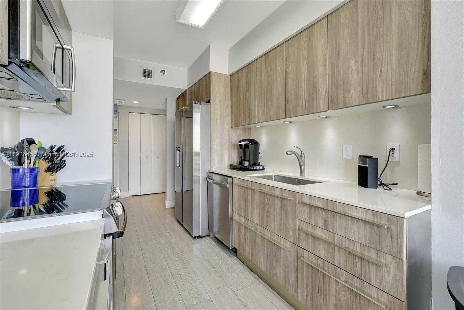 Small Image of 1000 ISLAND BLVD #1805, Aventura Number 10