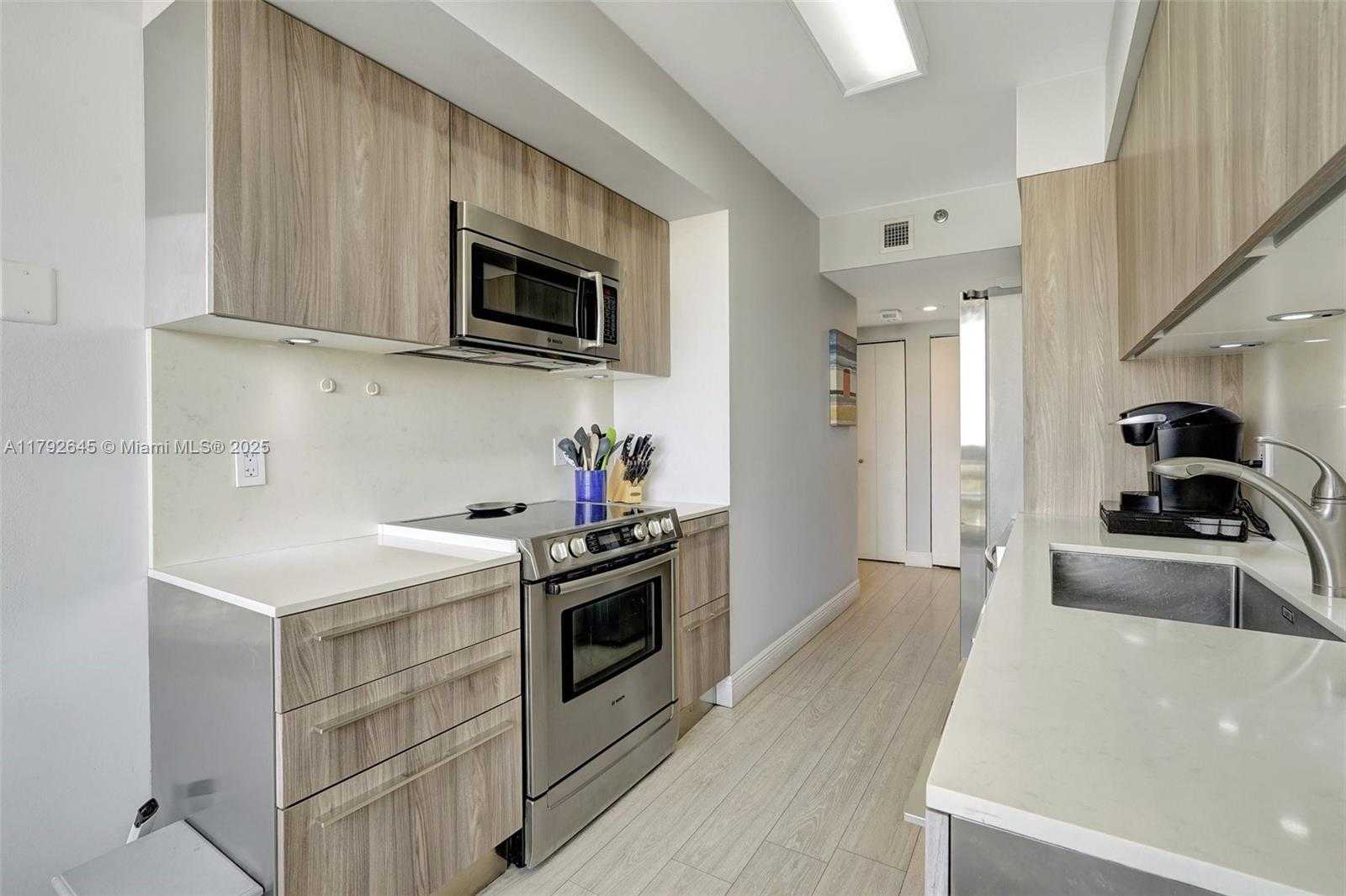 Small Image of 1000 ISLAND BLVD #1805, Aventura Number 11
