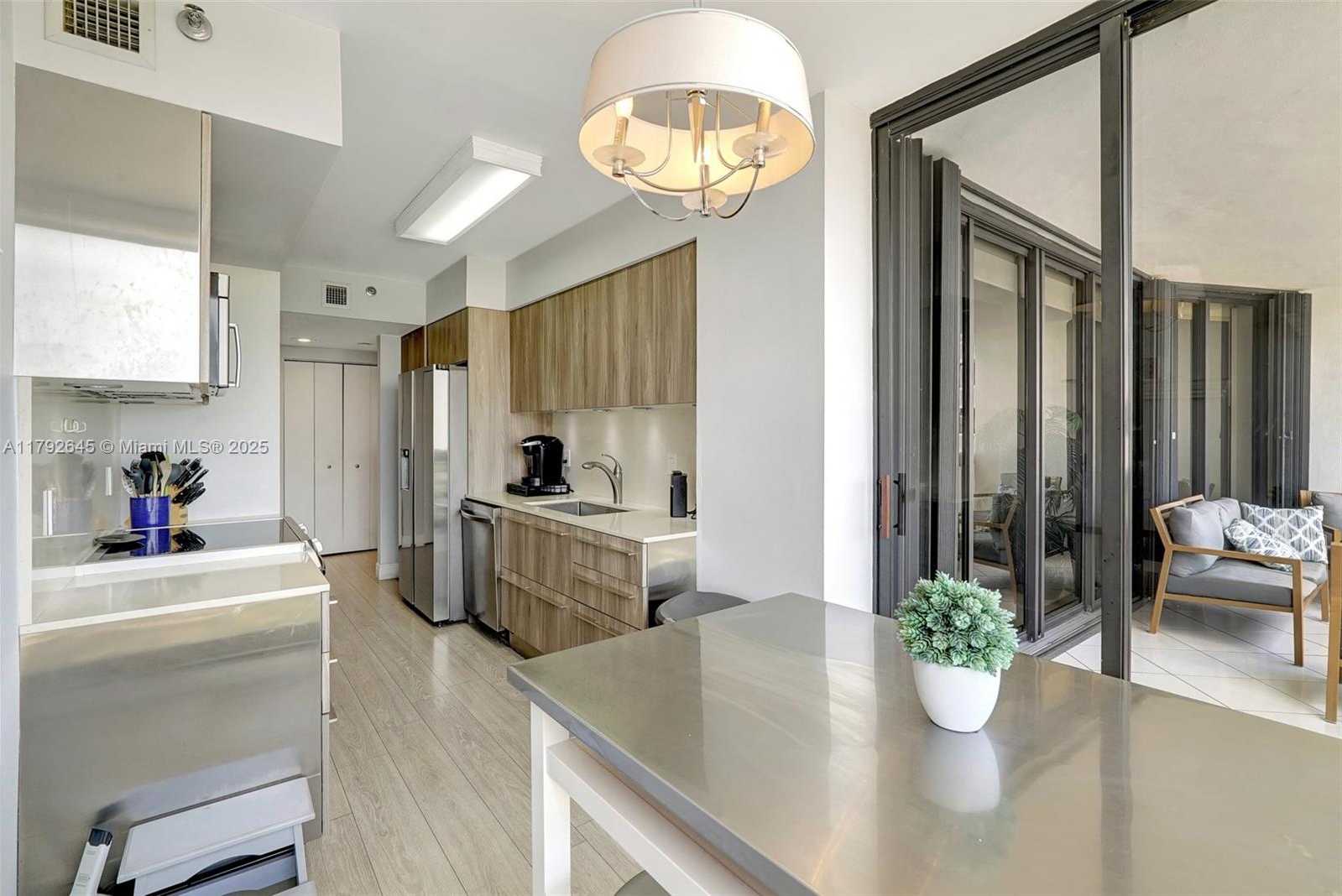 Small Image of 1000 ISLAND BLVD #1805, Aventura Number 12