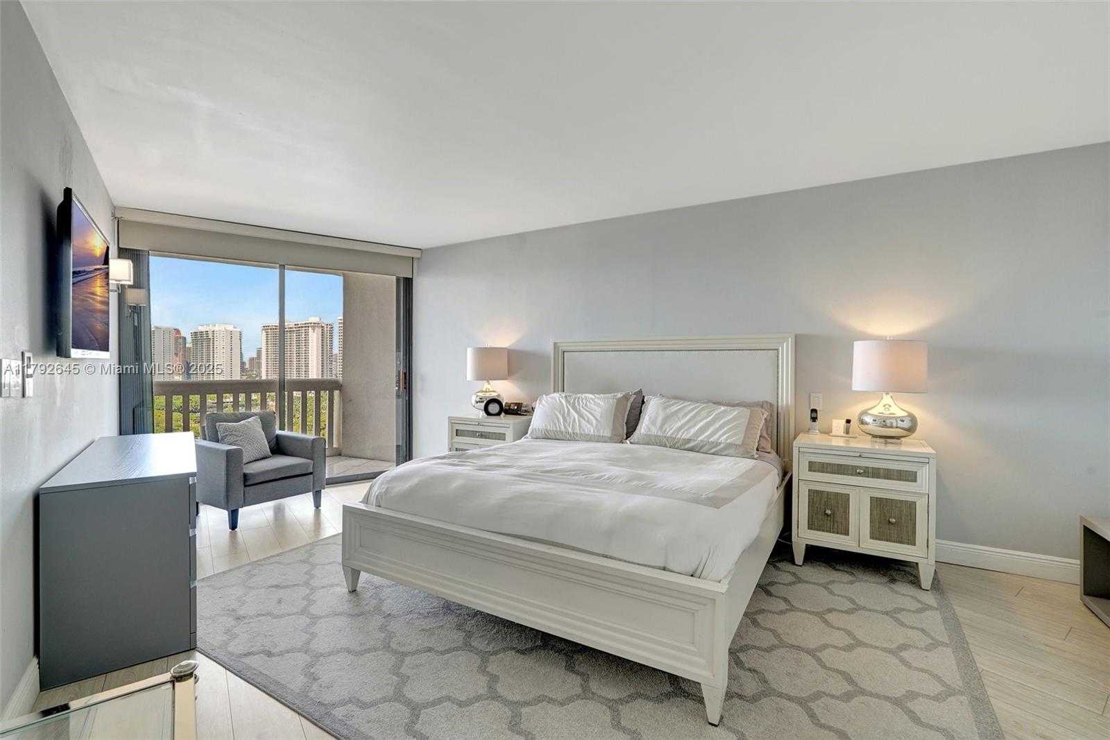Small Image of 1000 ISLAND BLVD #1805, Aventura Number 19
