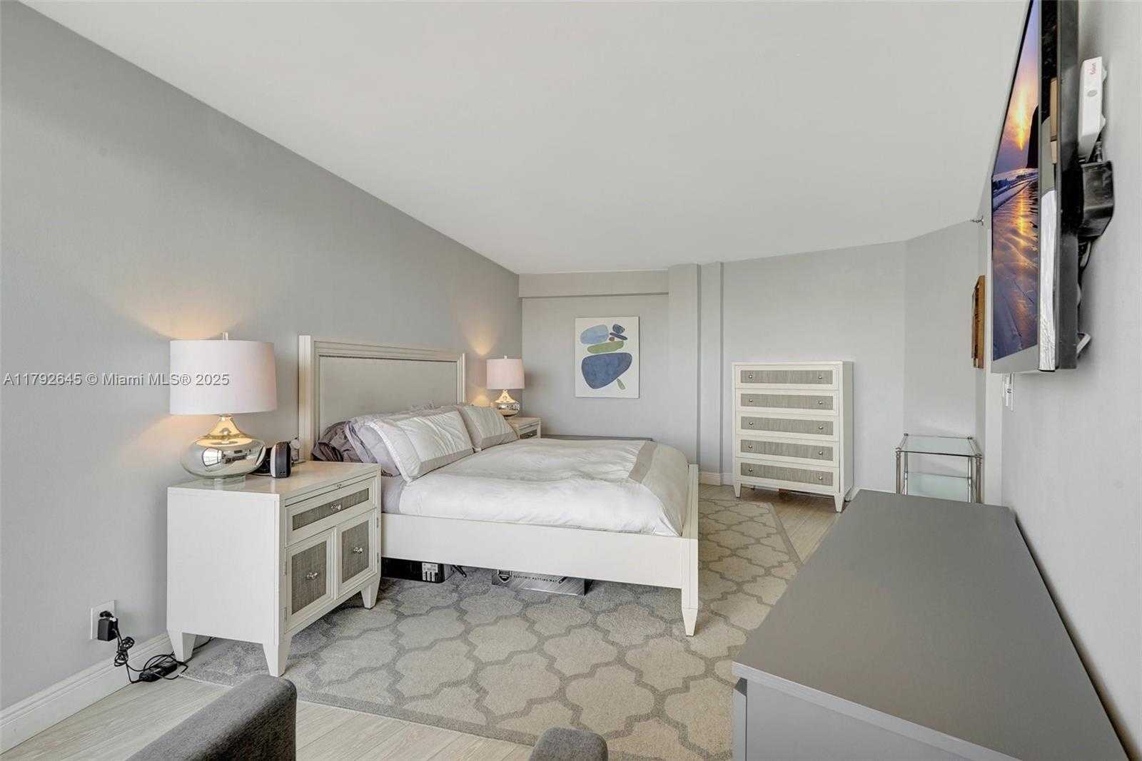 Small Image of 1000 ISLAND BLVD #1805, Aventura Number 22