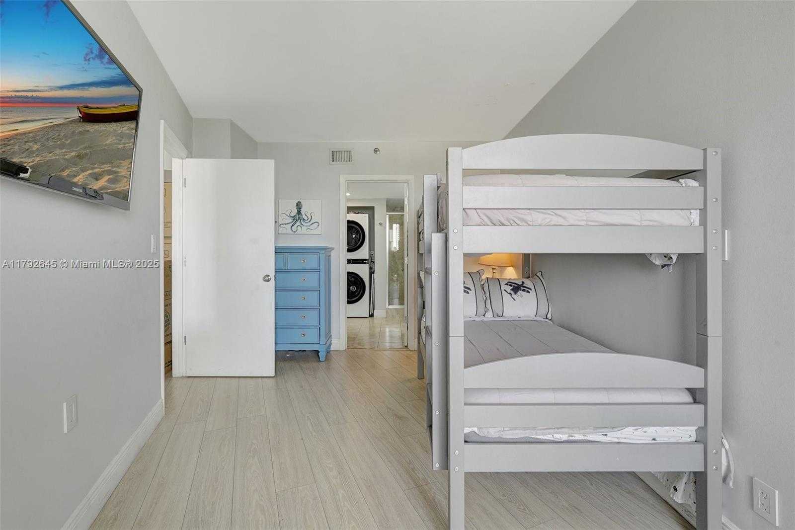 Small Image of 1000 ISLAND BLVD #1805, Aventura Number 24
