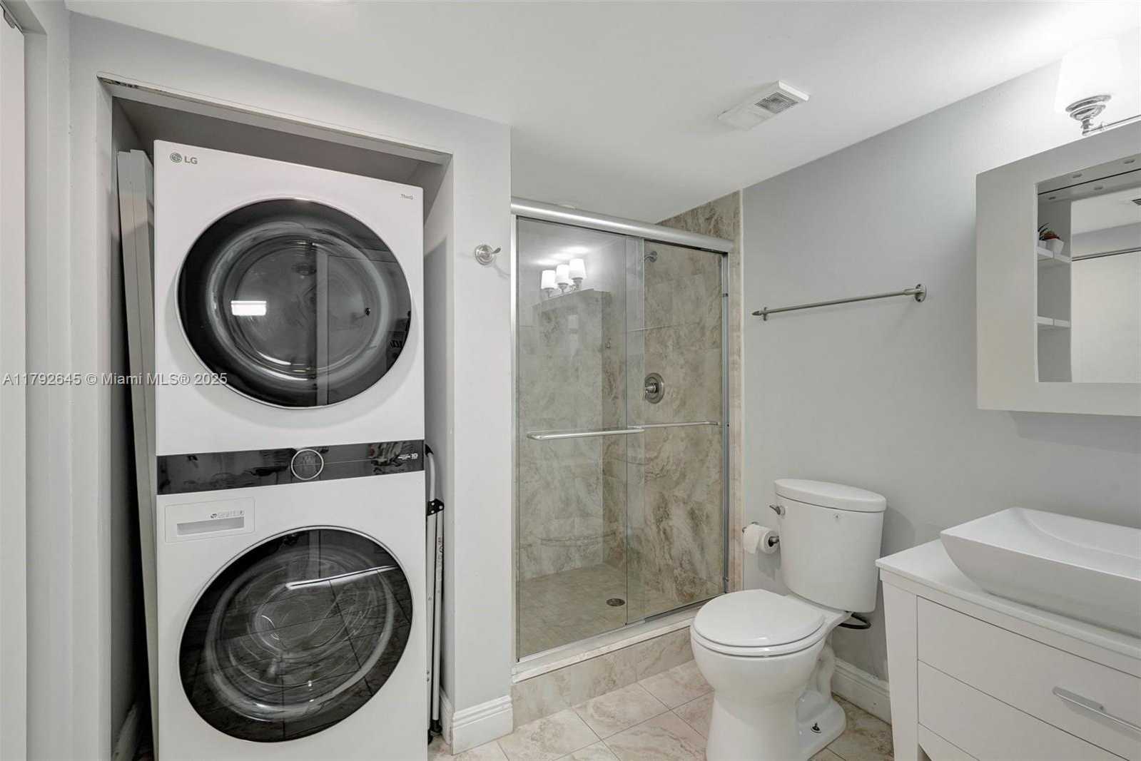 Small Image of 1000 ISLAND BLVD #1805, Aventura Number 25