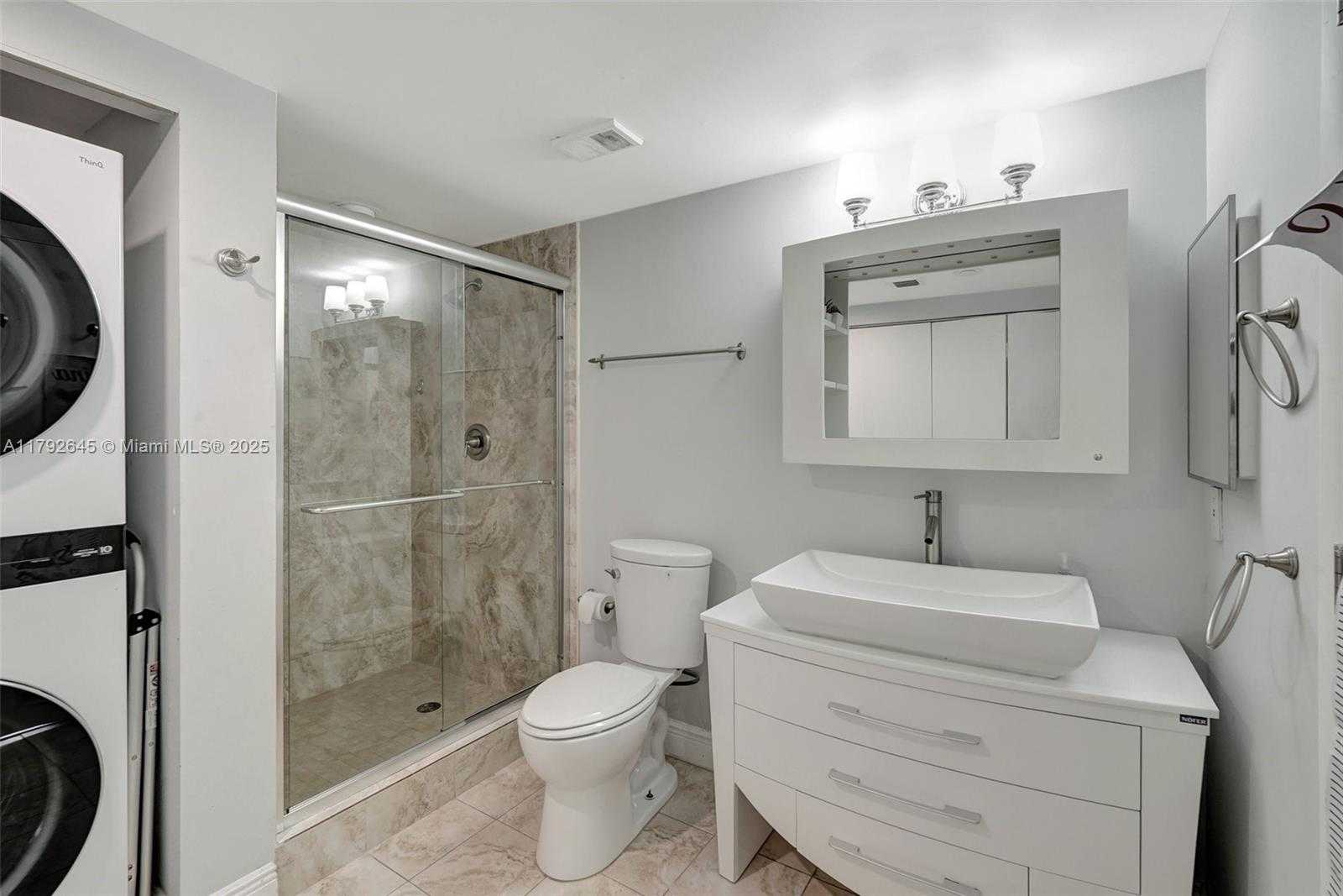 Small Image of 1000 ISLAND BLVD #1805, Aventura Number 26