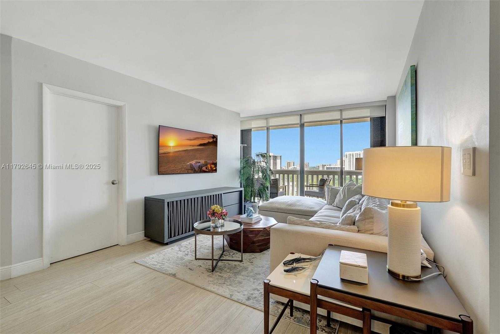 Small Image of 1000 ISLAND BLVD #1805, Aventura Number 3