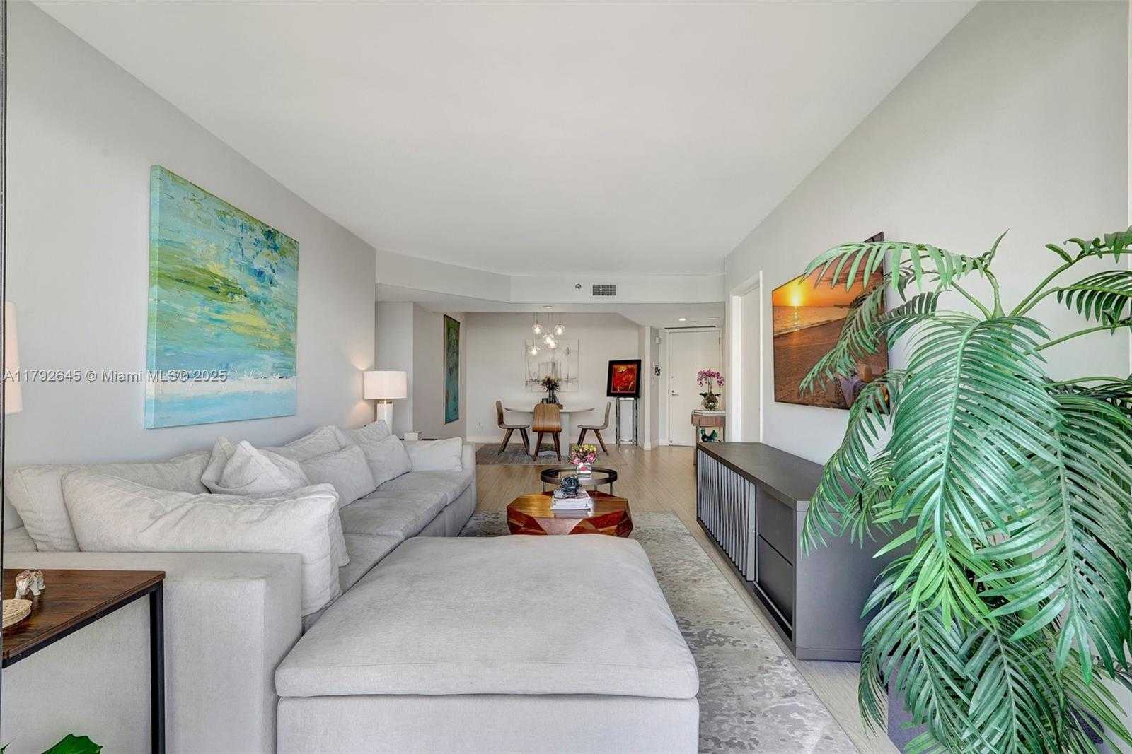 Small Image of 1000 ISLAND BLVD #1805, Aventura Number 4