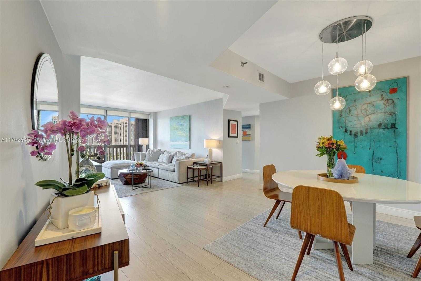 Small Image of 1000 ISLAND BLVD #1805, Aventura Number 6