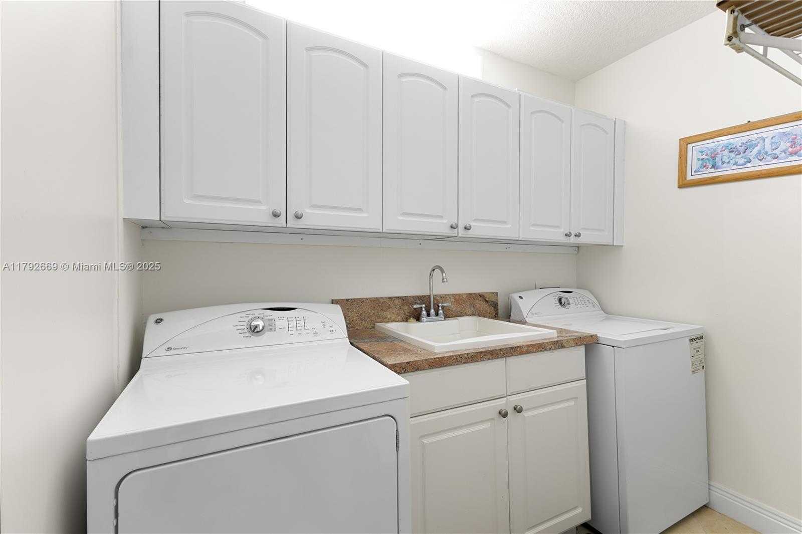 Small Image of 8855 COLLINS AVE #8J, Surfside Number 67