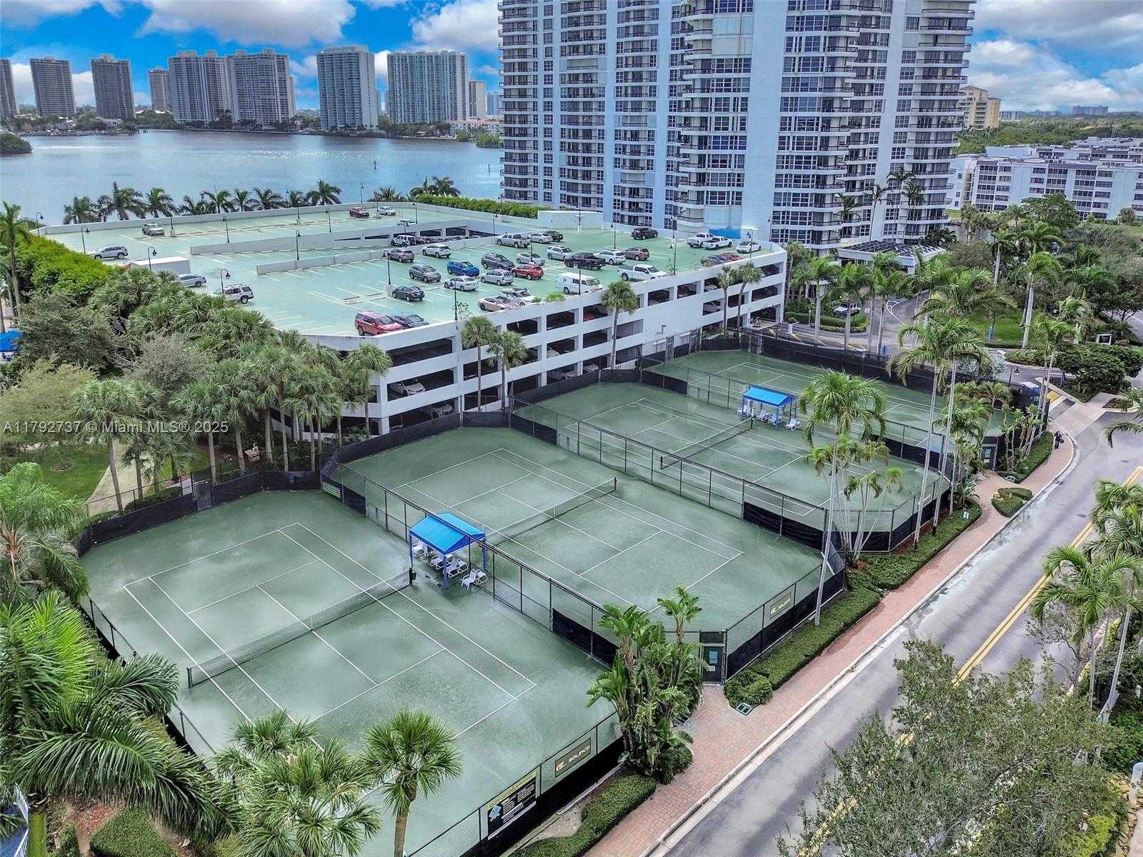 Small Image of 3530 MYSTIC POINTE DR #2106, Aventura Number 25