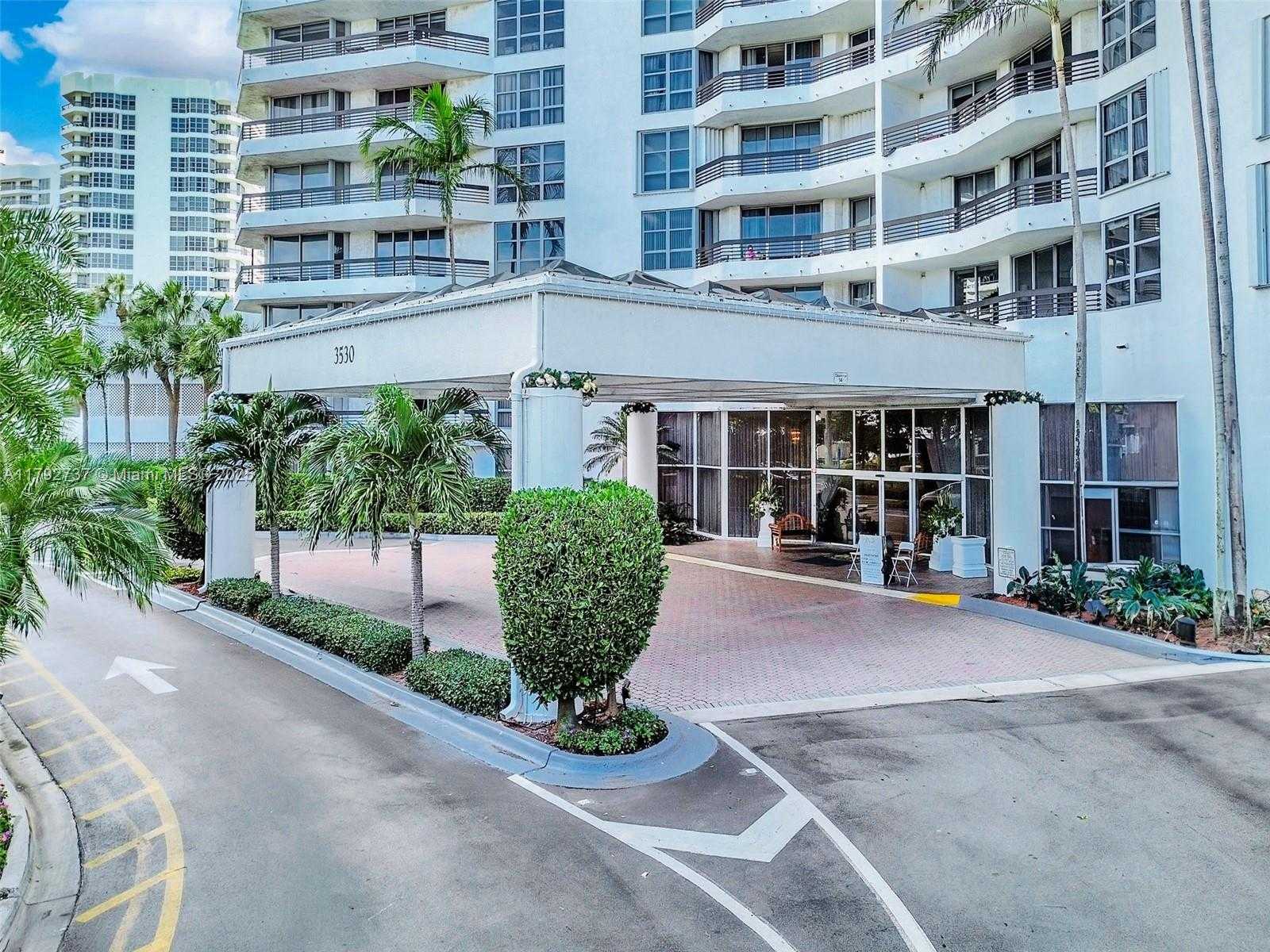 Small Image of 3530 MYSTIC POINTE DR #2106, Aventura Number 26