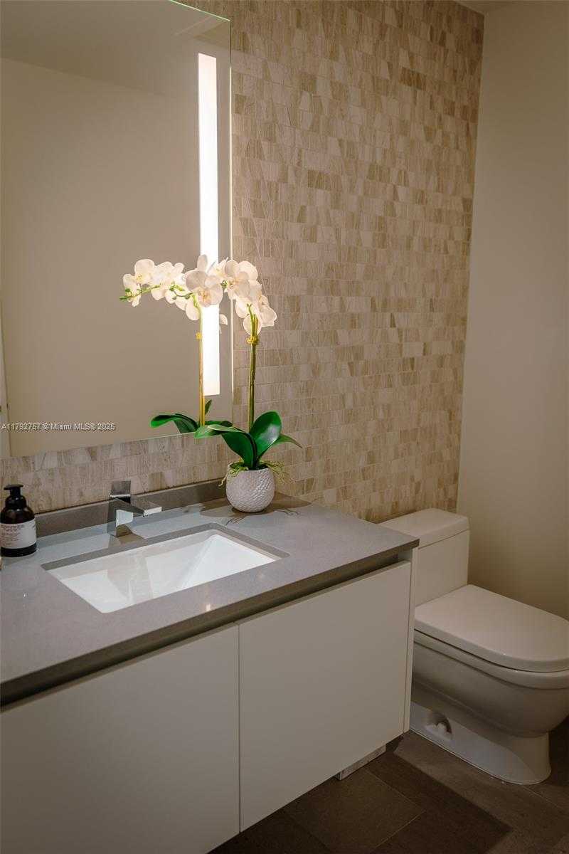 Small Image of 68 SOUTH EAST 6TH ST #1204, Miami Number 26
